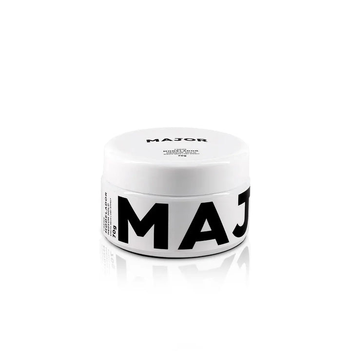 pomada efeito matte Major, ideal para penteados masculinos com acabamento seco, fixação média e estilo profissional.